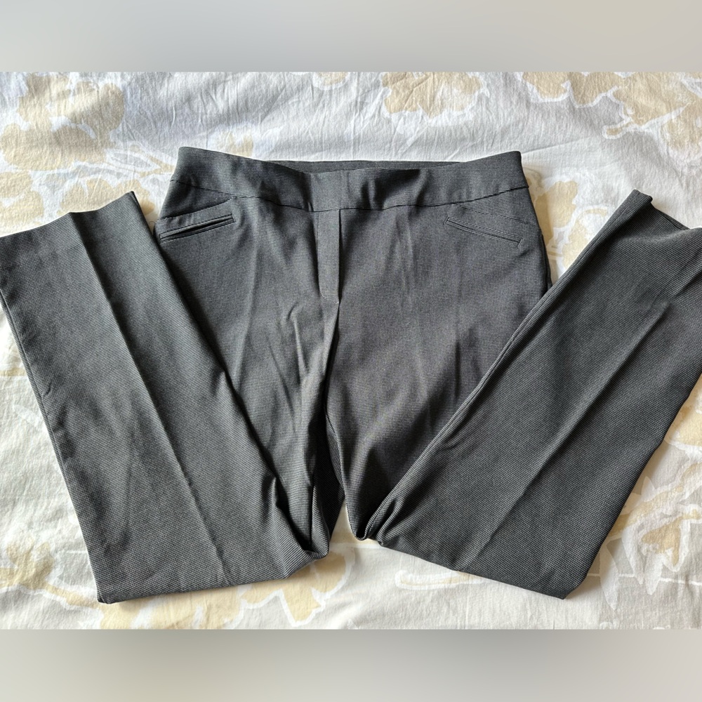 EUC Reitmans straight leg pull on trousers.